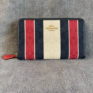 COACH C8419 Medium Id Zip Wallet In Signature Jacquard With Red/Blue Stripes